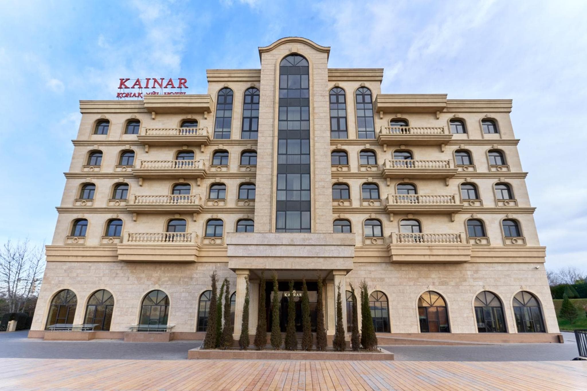 Фасад Kainar Hotel в Шымкенте