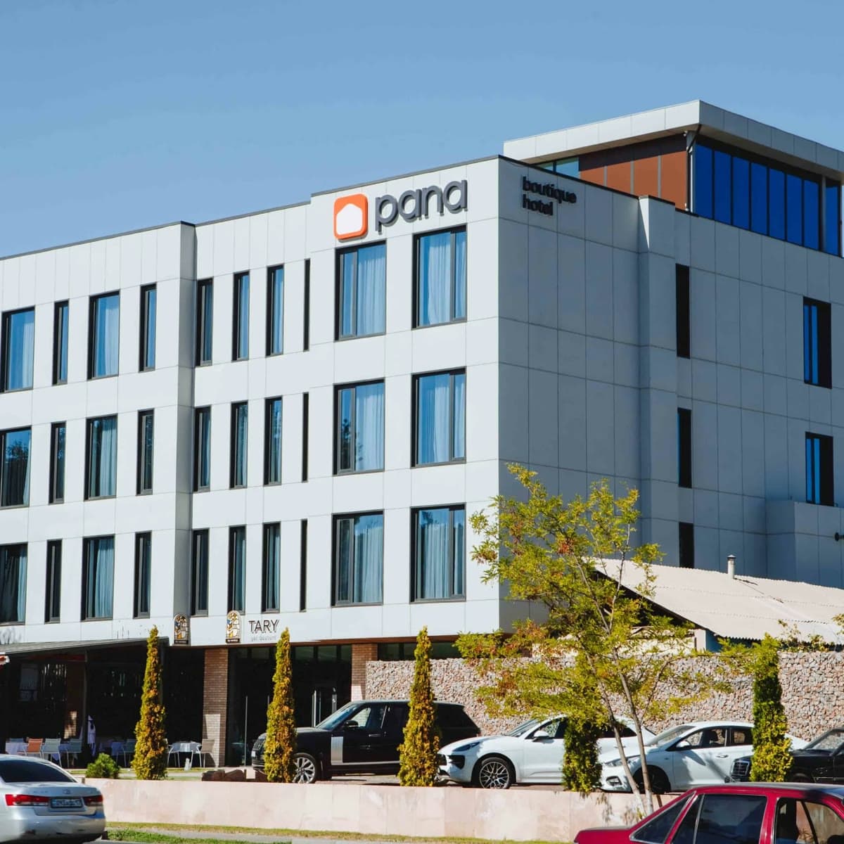 Здание Pana Boutique Hotel в Шымкенте